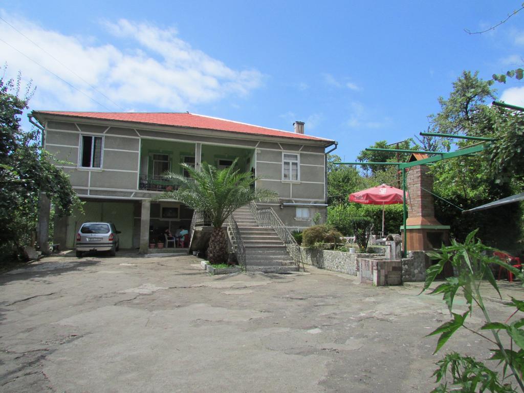 Joni Guest House Batumi Luaran gambar
